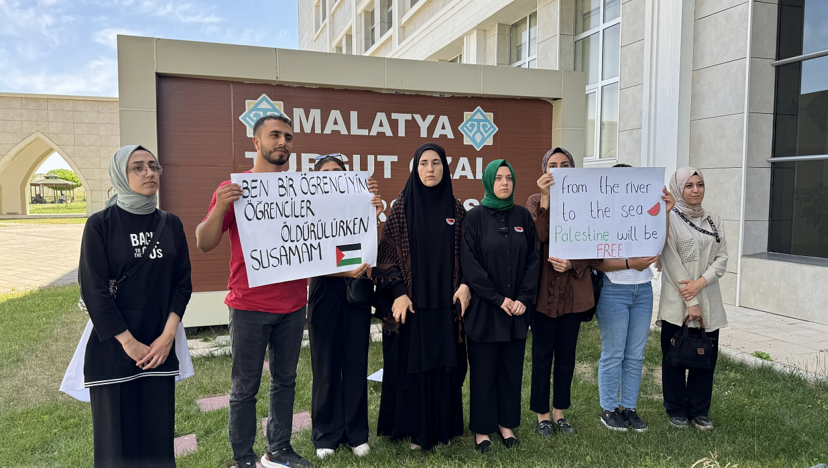 Malatya'da Öğrencilerden Tepki! 'Soykırımı Kınıyoruz, Adalet İstiyoruz!'