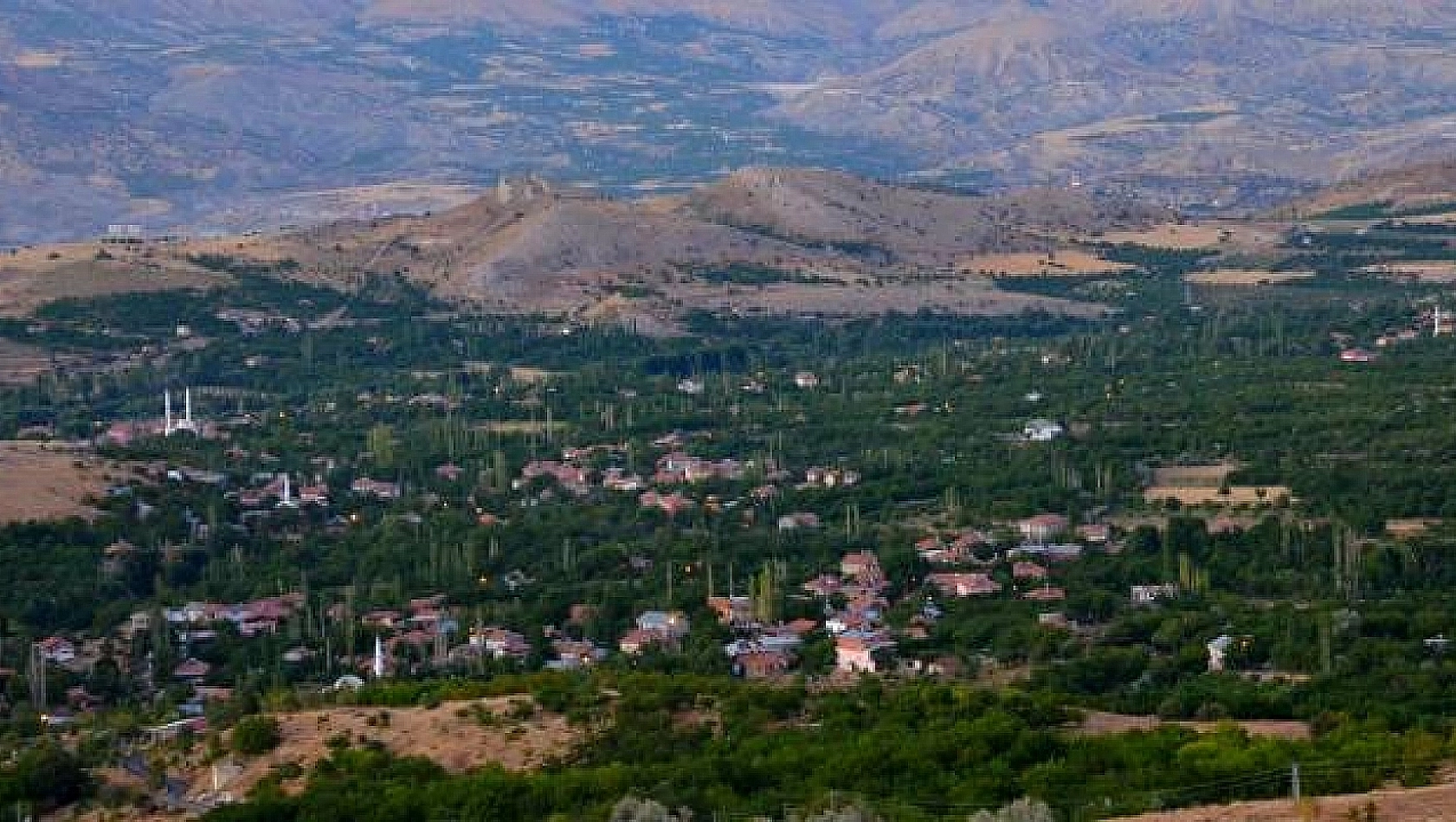 Malatya'da Sulama Krizi: Barajlar Dolu, Kanallar Tıkalı!