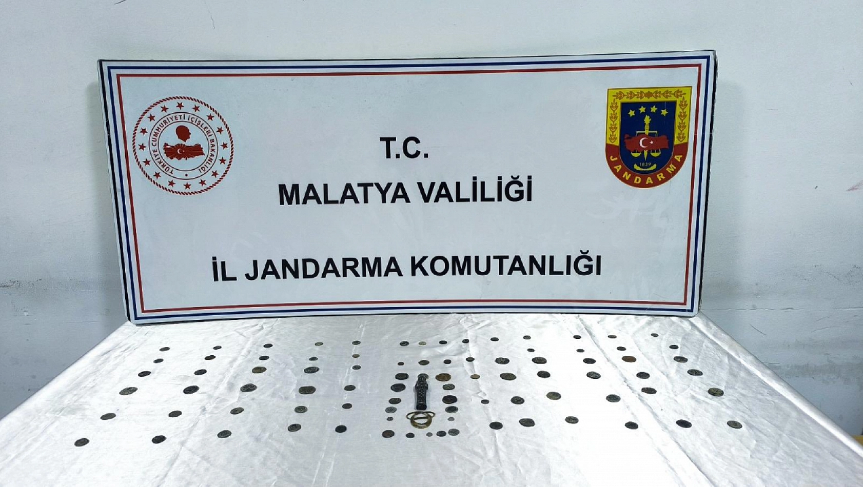Malatya'da tarihi kaçakçılara yönelik operasyon! 86 tane ele geçirildi
