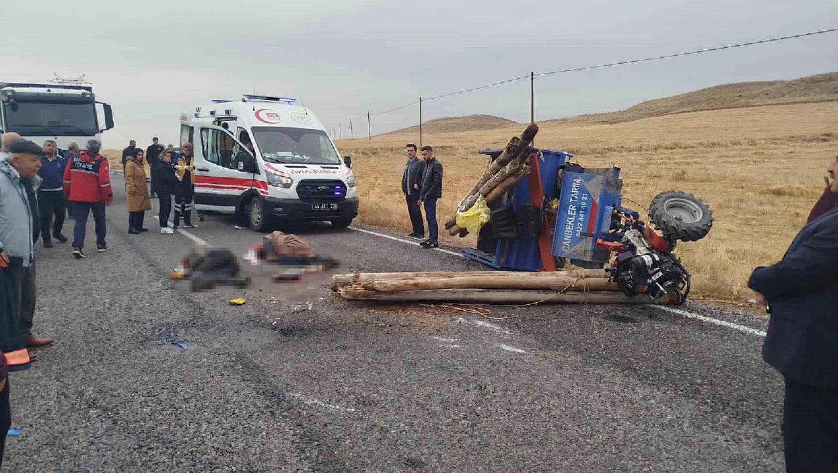 Malatya'da Feci Kaza: Tır, Çapa Motoruna Çarpıp Kaçtı!