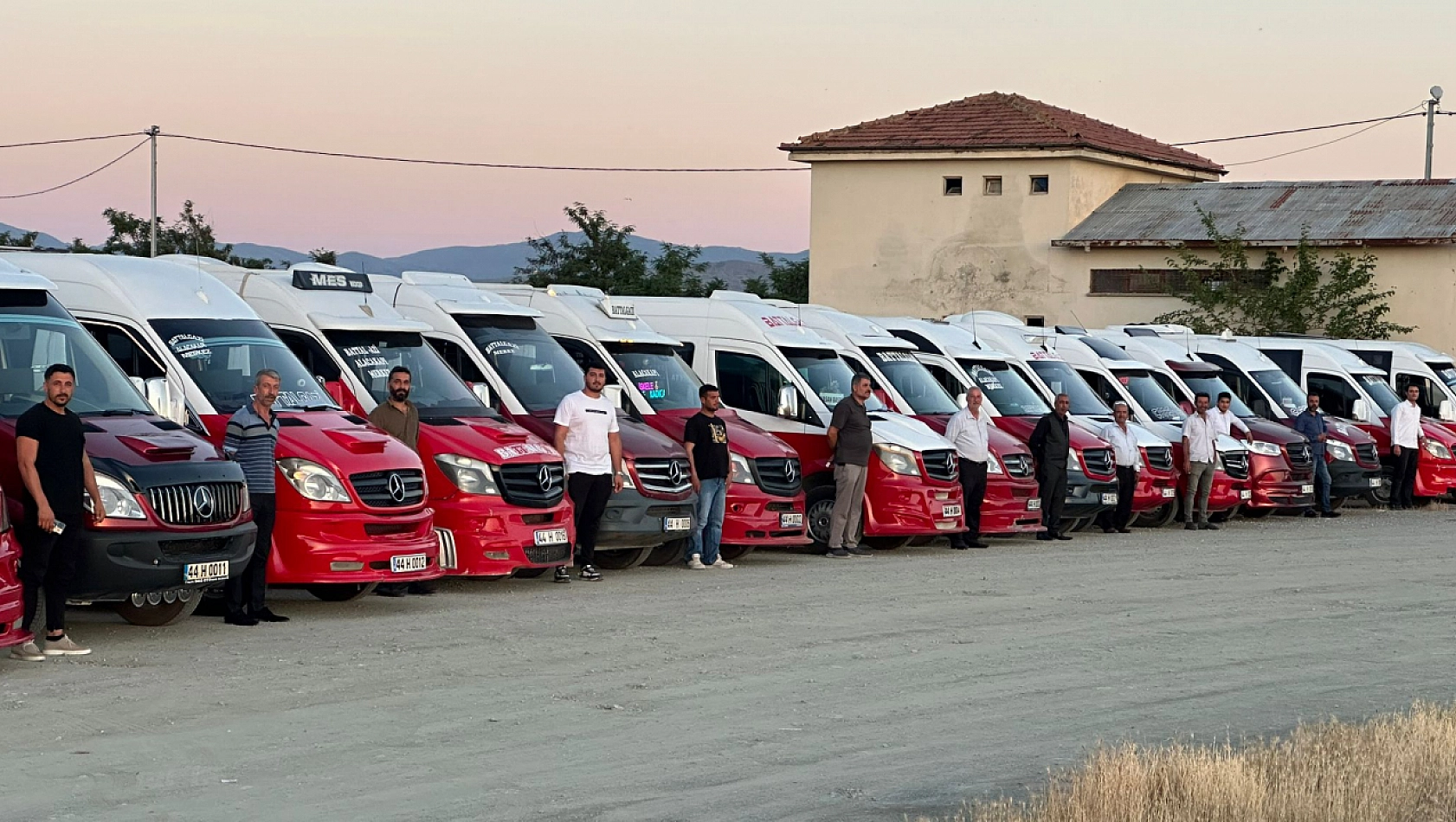 Malatya'da toplu taşımada yeni dönem başladı! Halk otobüsleri yerine minibüsler hizmete girdi..