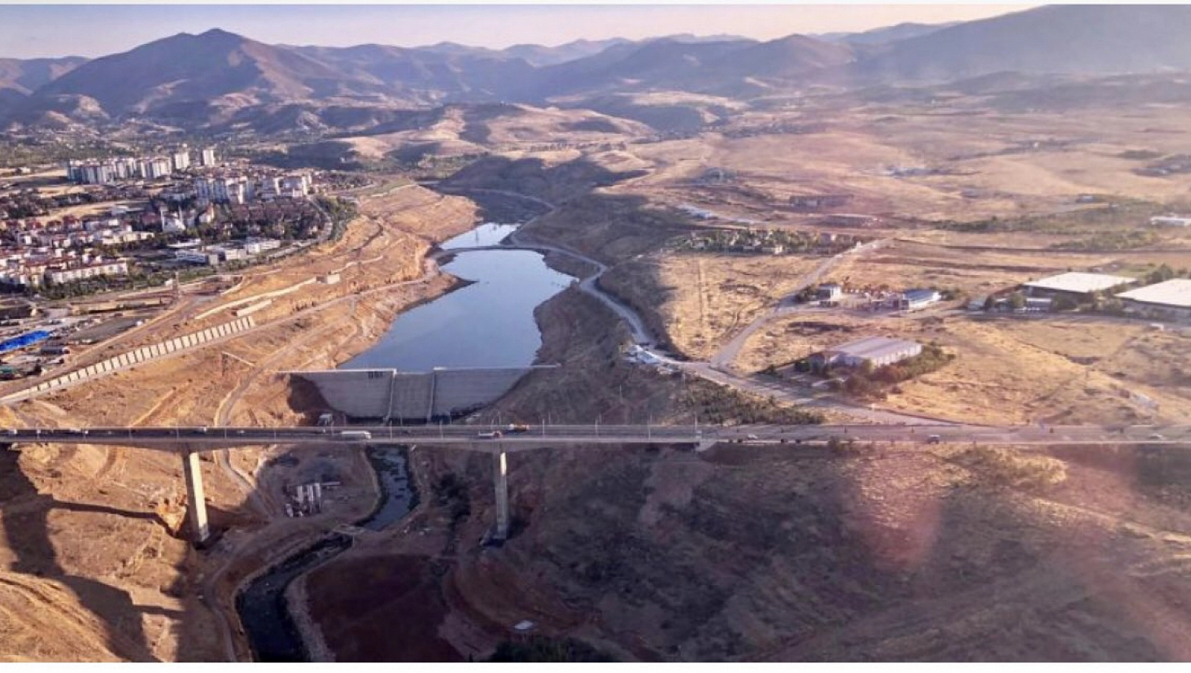 Malatya'da Uyarılar Kulak Ardı Edildi: Trafik Kâbusu Sürüyor!