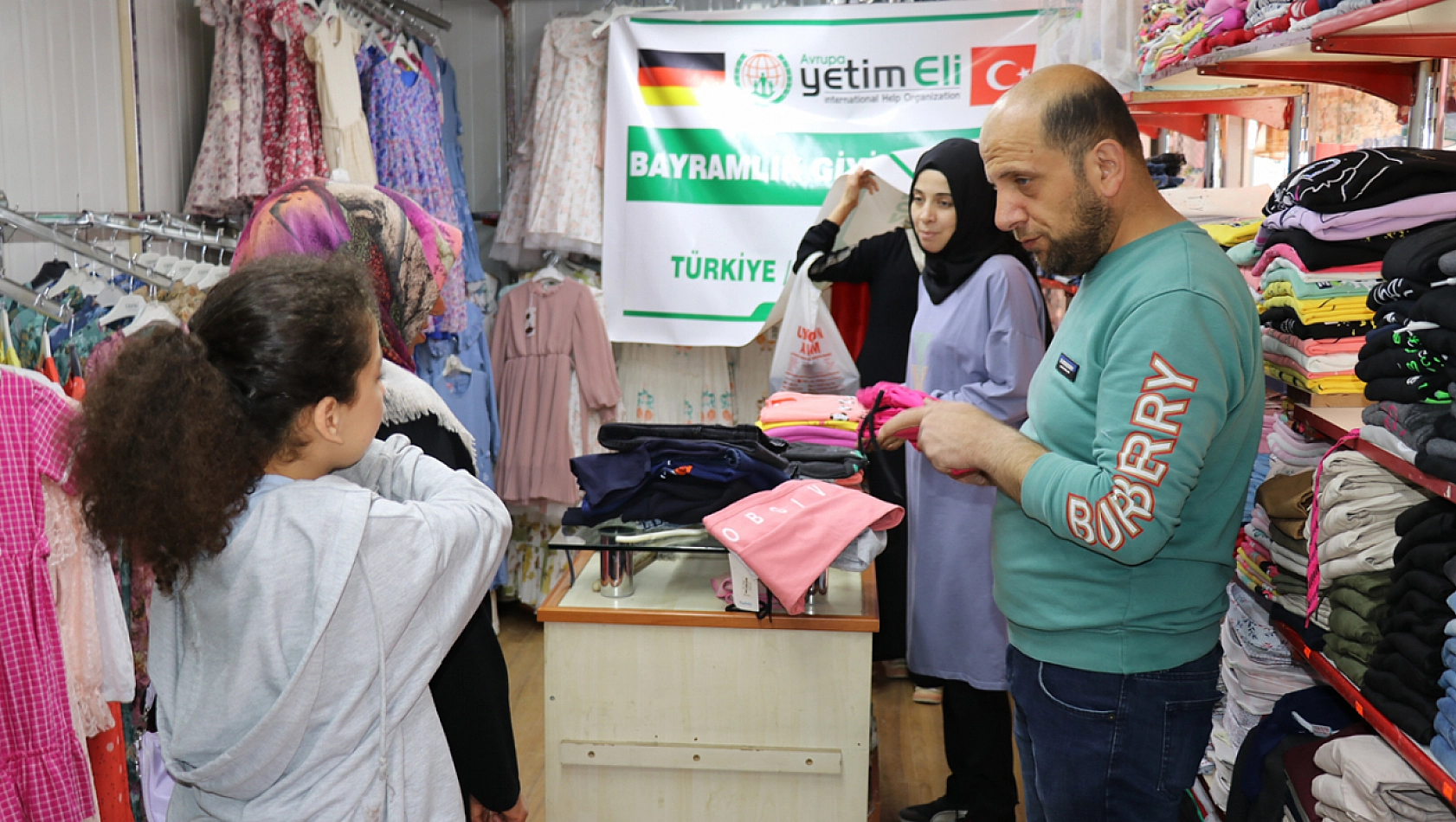 Malatya'da yetimlere bayram sevinci yaşatıldı