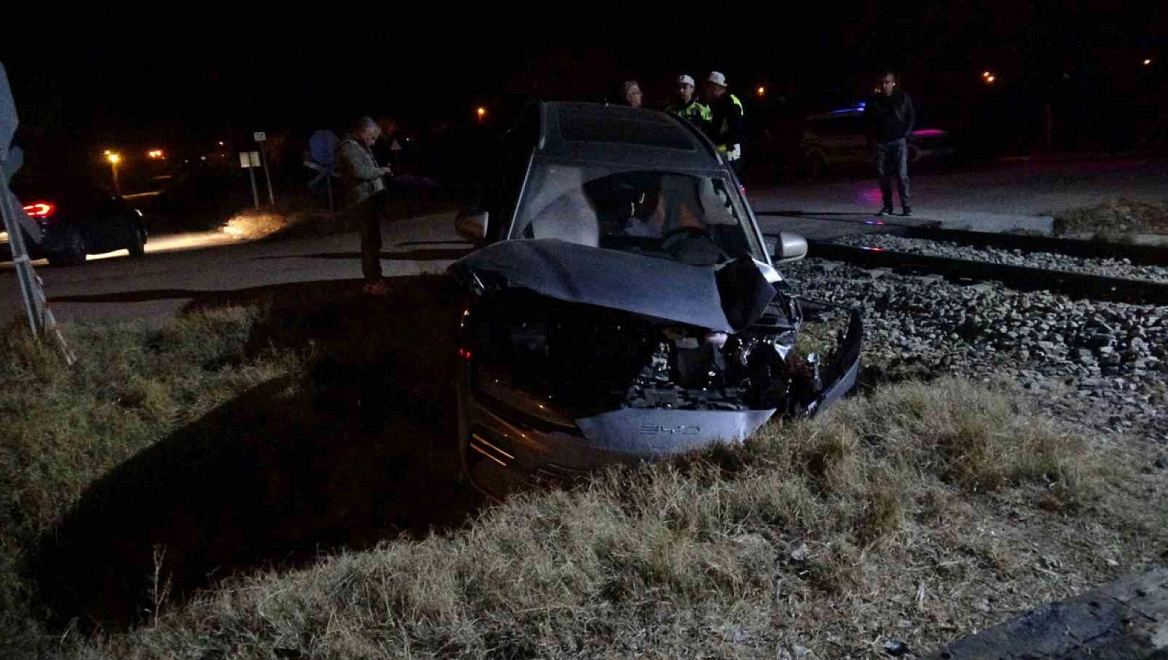 Malatya'da Feci Kaza: Tren otomobile çarptı, 5 yaralı