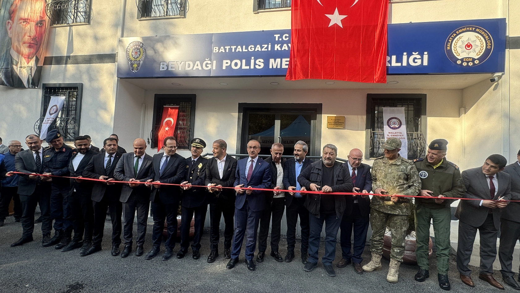 Malatyalı Hayırsever İş Adamından Büyük Destek! Yıkılan Polis Merkezi Yeniden Açıldı!