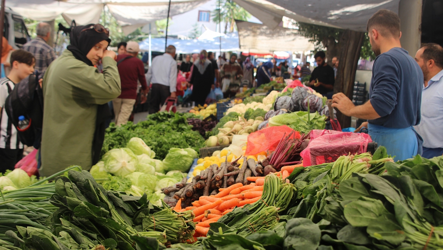 Malatyalılar Marketi Değil Semt Pazarını Seçti! İşte Perşembe Pazarın Güncel Fiyatları…