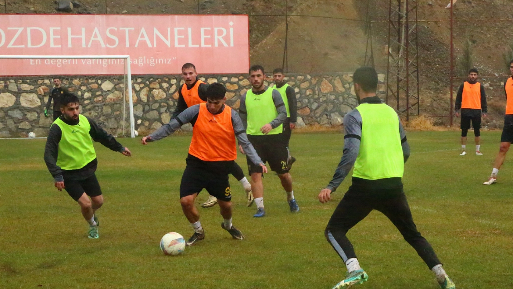 Malatyaspor Yağmur Altında Çalıştı!