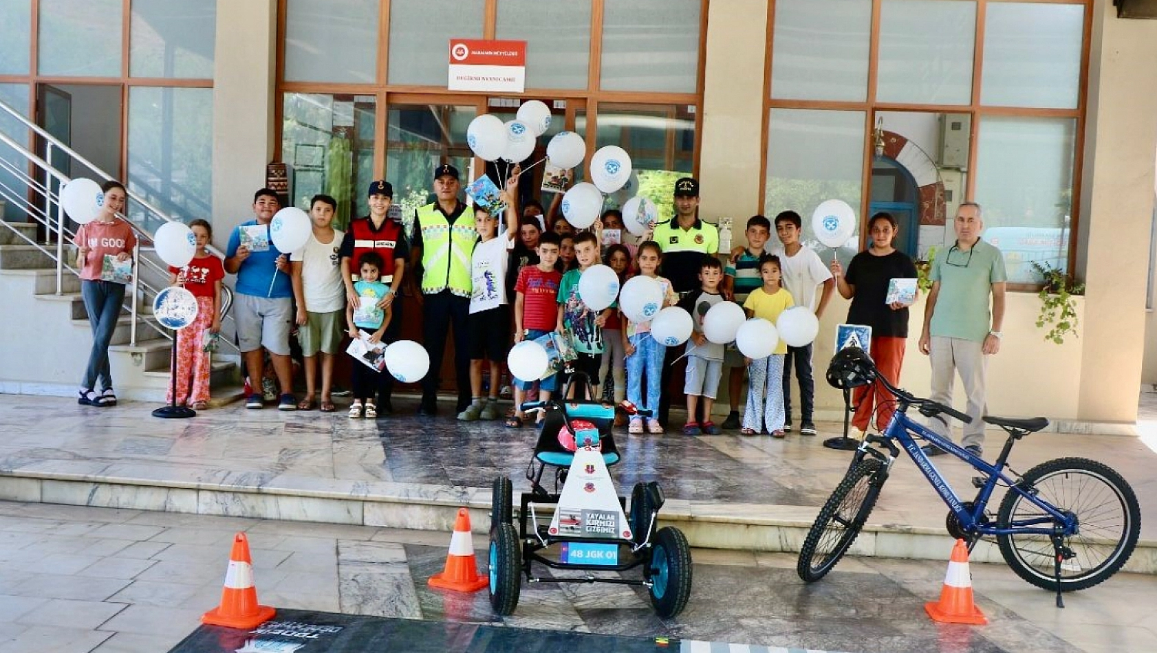 Kuran Kursu öğrencilerine trafik eğitimi.