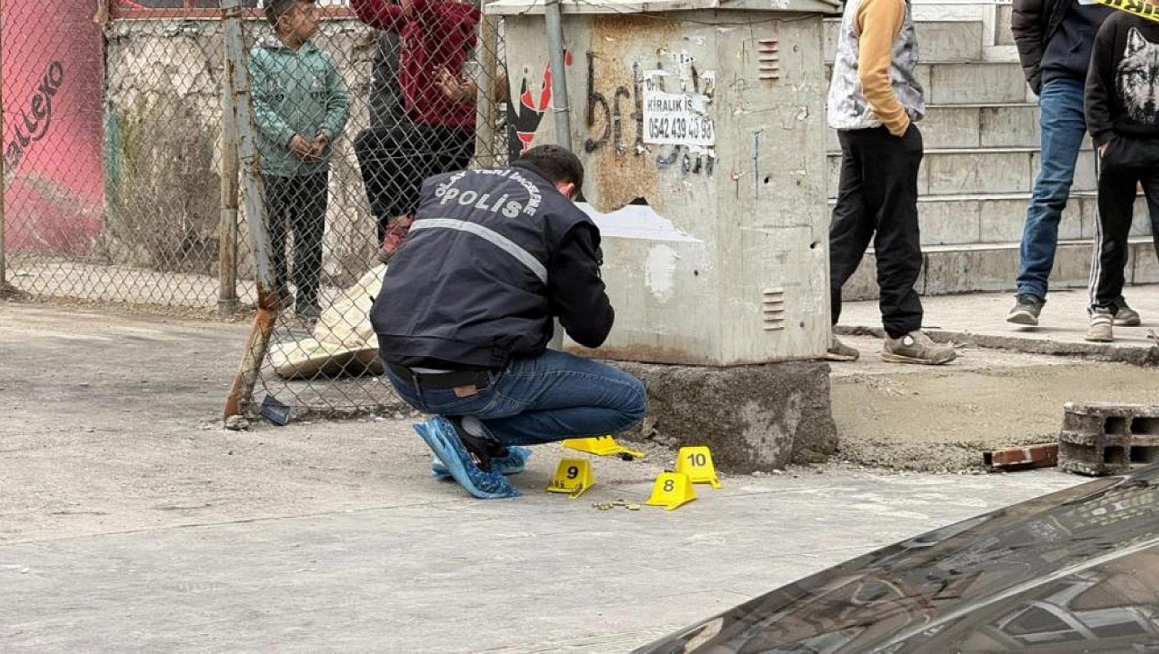 Müteahhit ile emlakçı arasında 'tadilat' kavgası: 4 yaralı