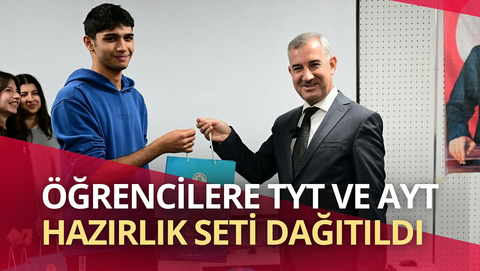 Öğrencilere TYT ve AYT hazırlık seti dağıtıldı