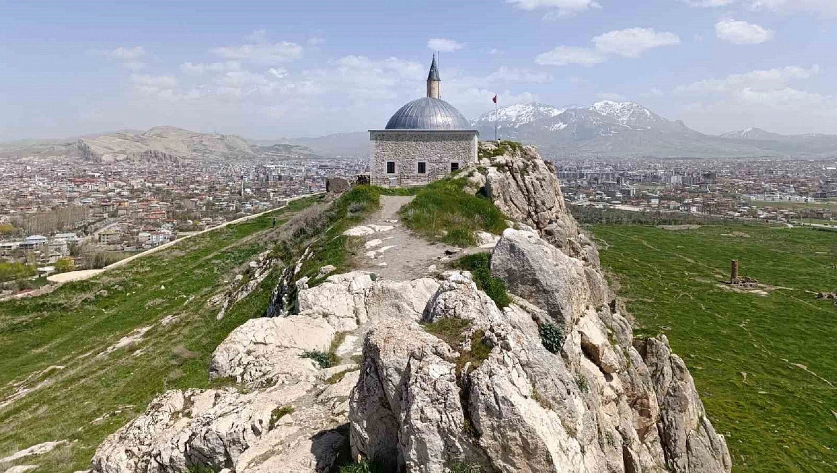 Osmanlı'nın sembolü yeniden ibadete açıldı