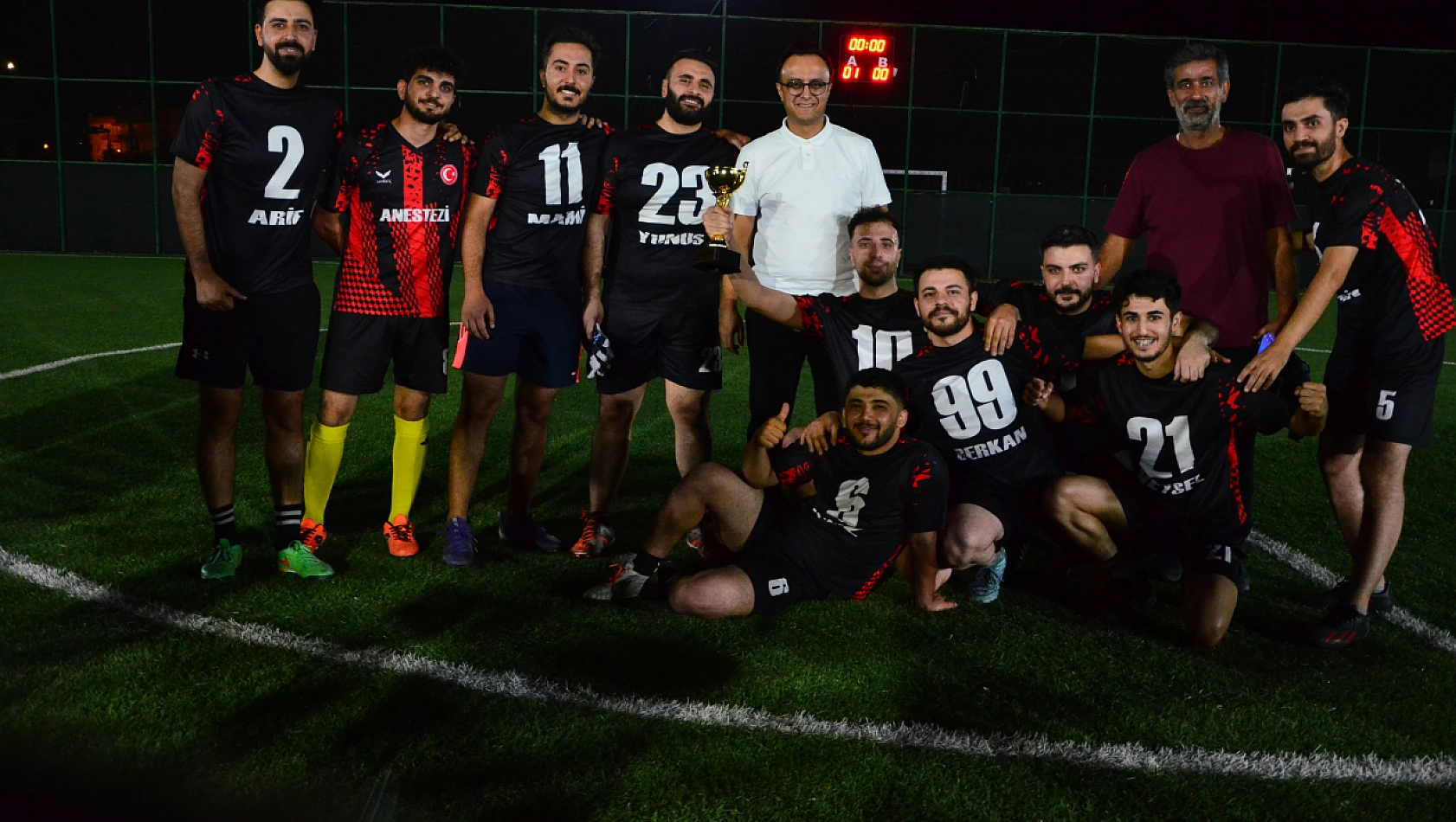 Sağlık Çalışanları Futbolla Stres Attı