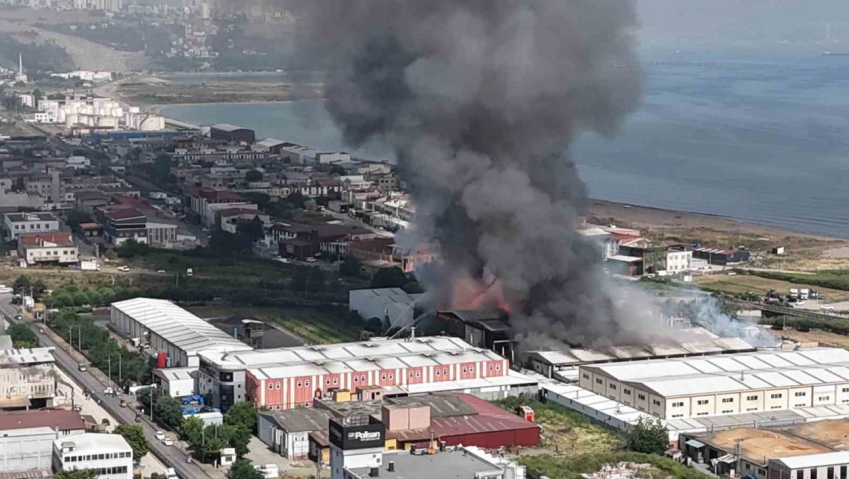 Beton blok çöktü: 7 itfaiyeci yaralandı!