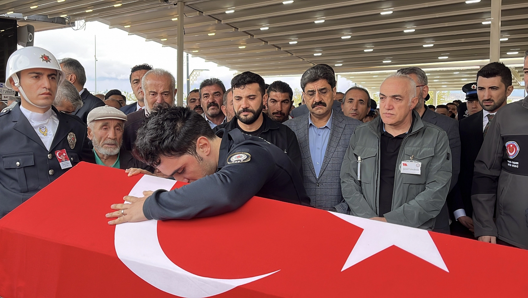 Şehit Polis Şeyda Yılmaz son yolculuğuna uğurlandı