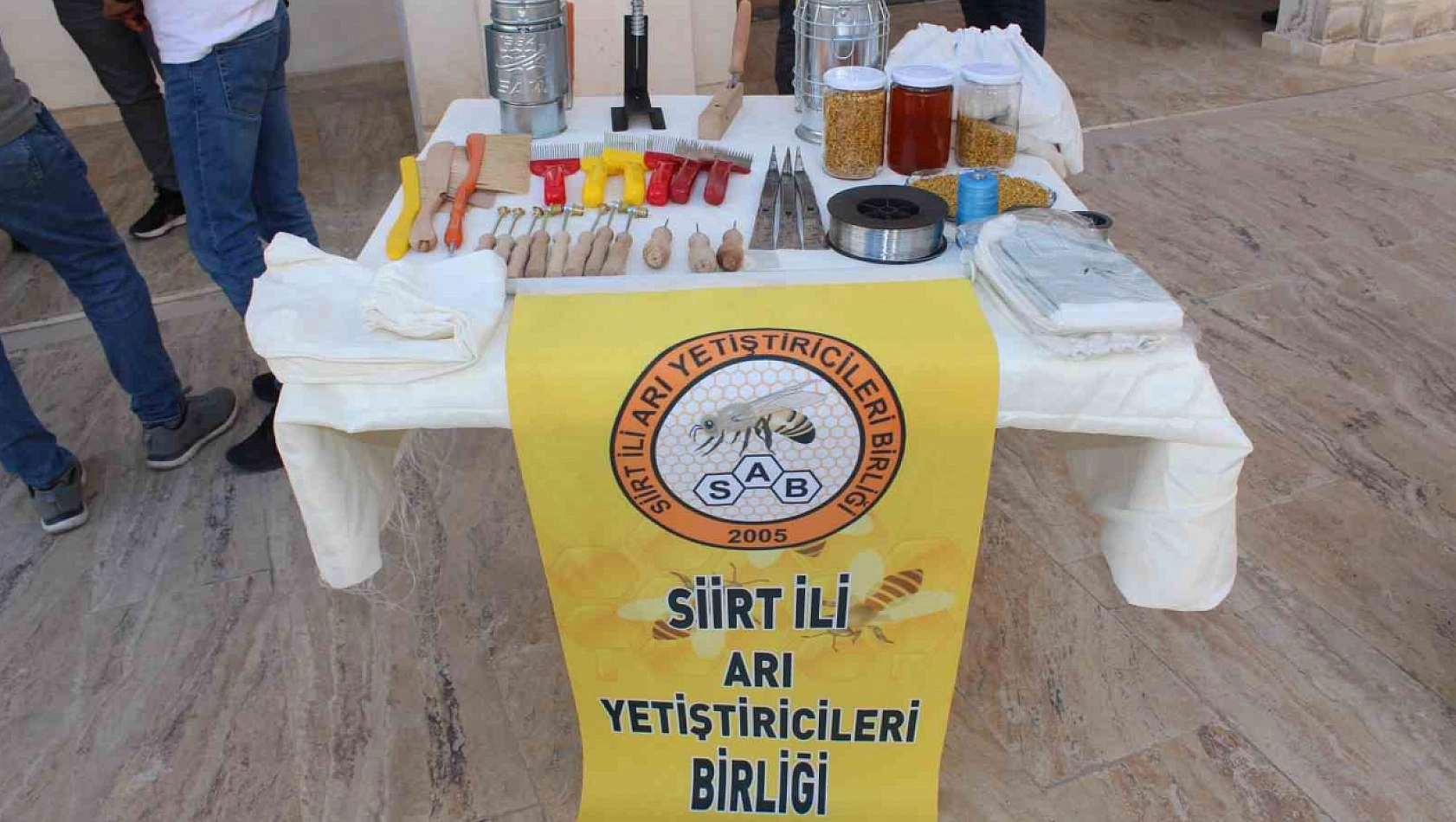 Siirt'te arı kovanı dağıtıldı