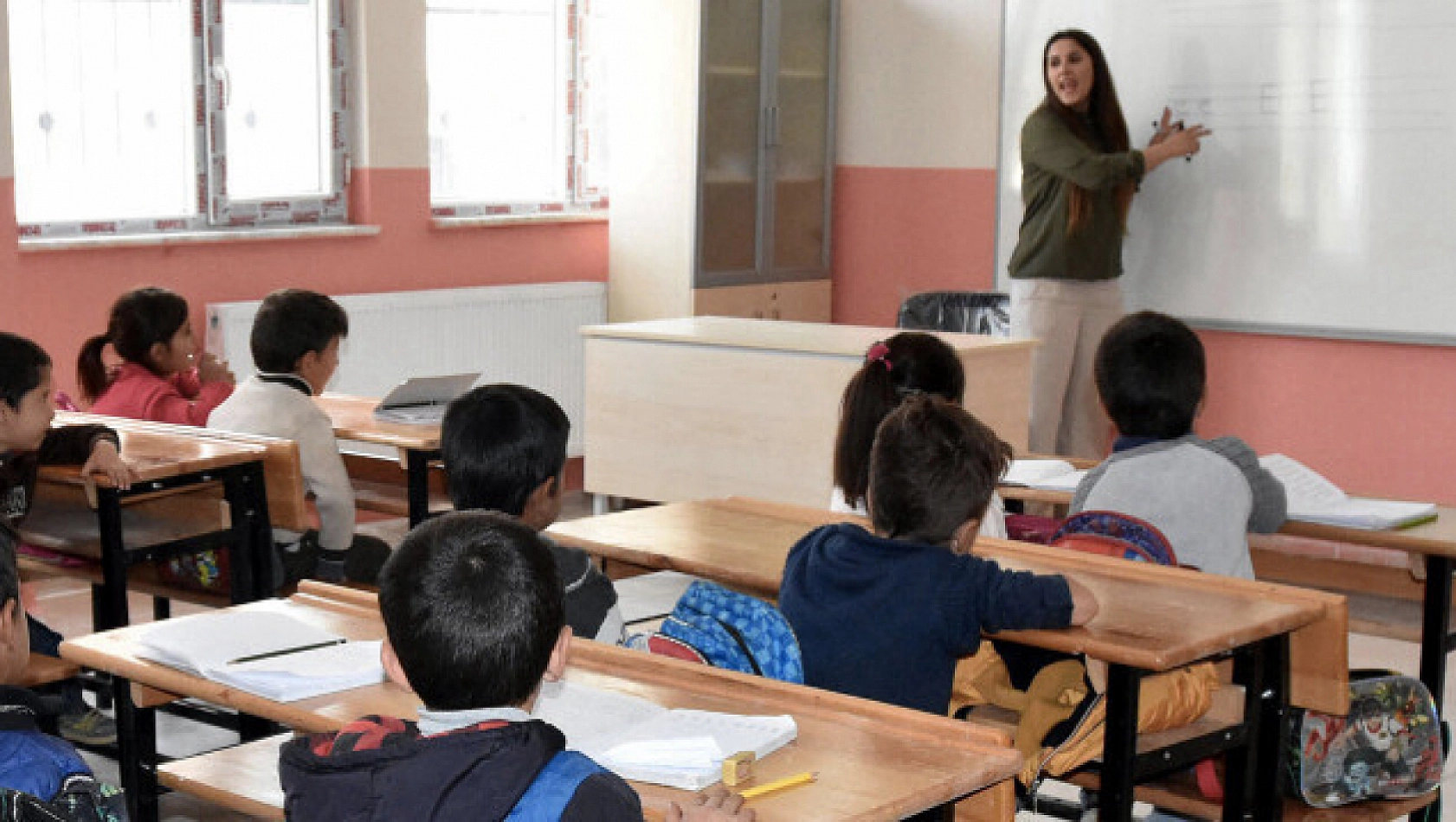 Sözleşmeli Öğretmenlere Kadro Müjdesi!