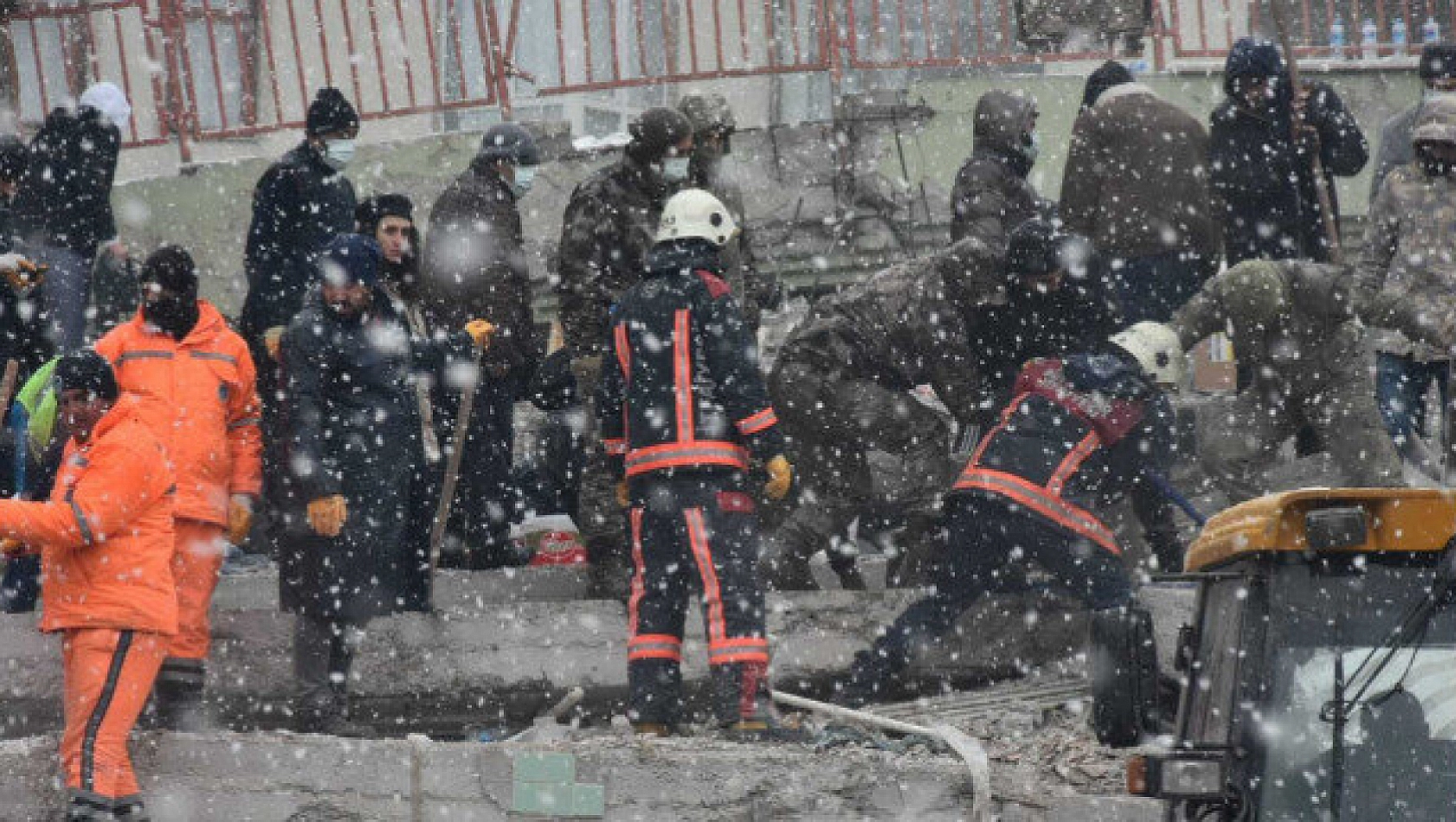 Su uyarısı: İkinci bir açıklamaya kadar içmeyin