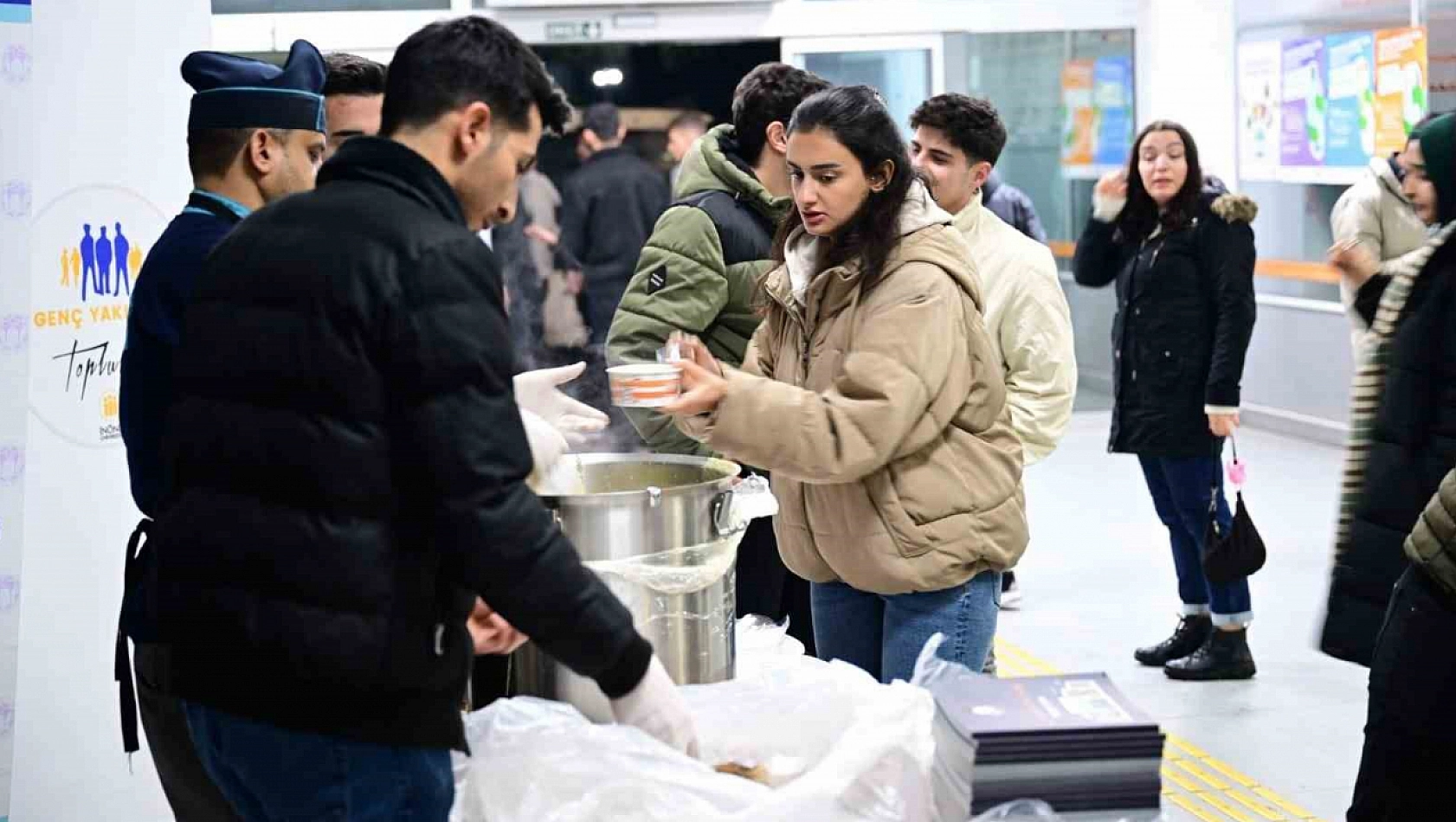 Öğrencilere ücretsiz çorba ikramı