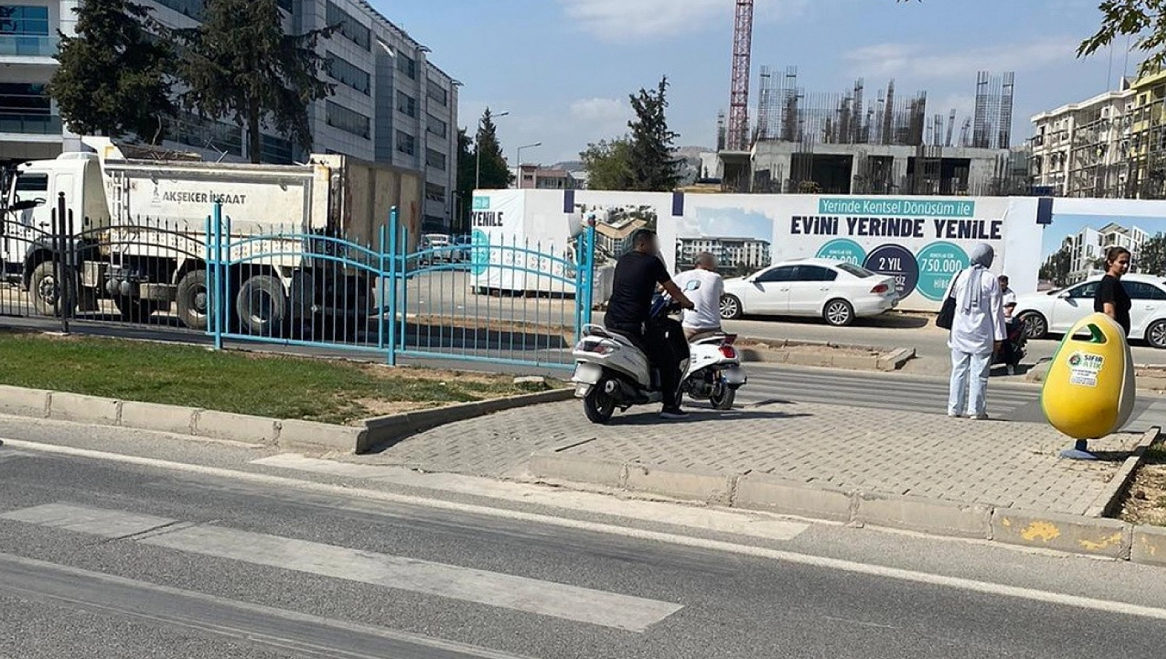 Yaya geçidini kullanan motosikletlilere ceza!