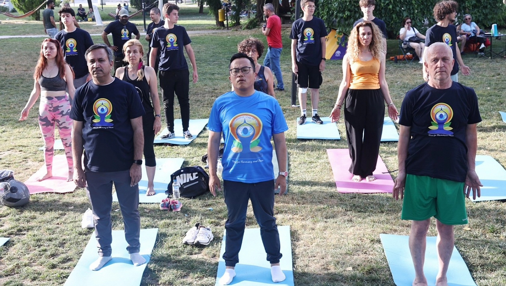 Yoga Günü'nü birlikte kutladılar