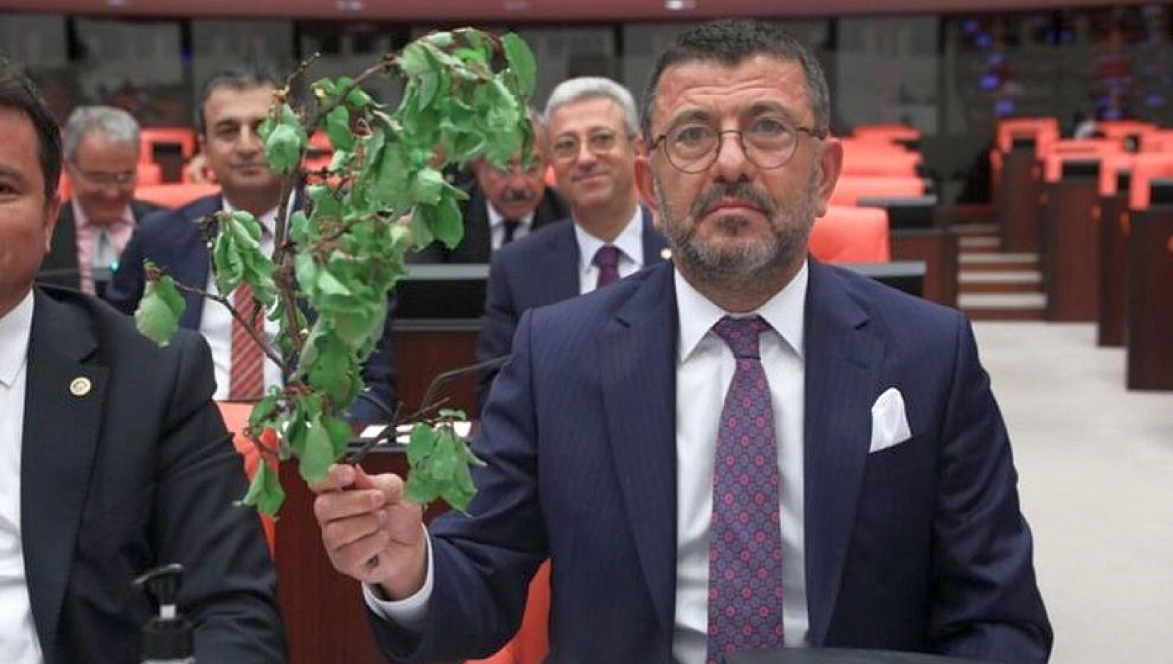 Türkiye'de Uygulanan Yasak! Malatya Kayısısını Vurdu..