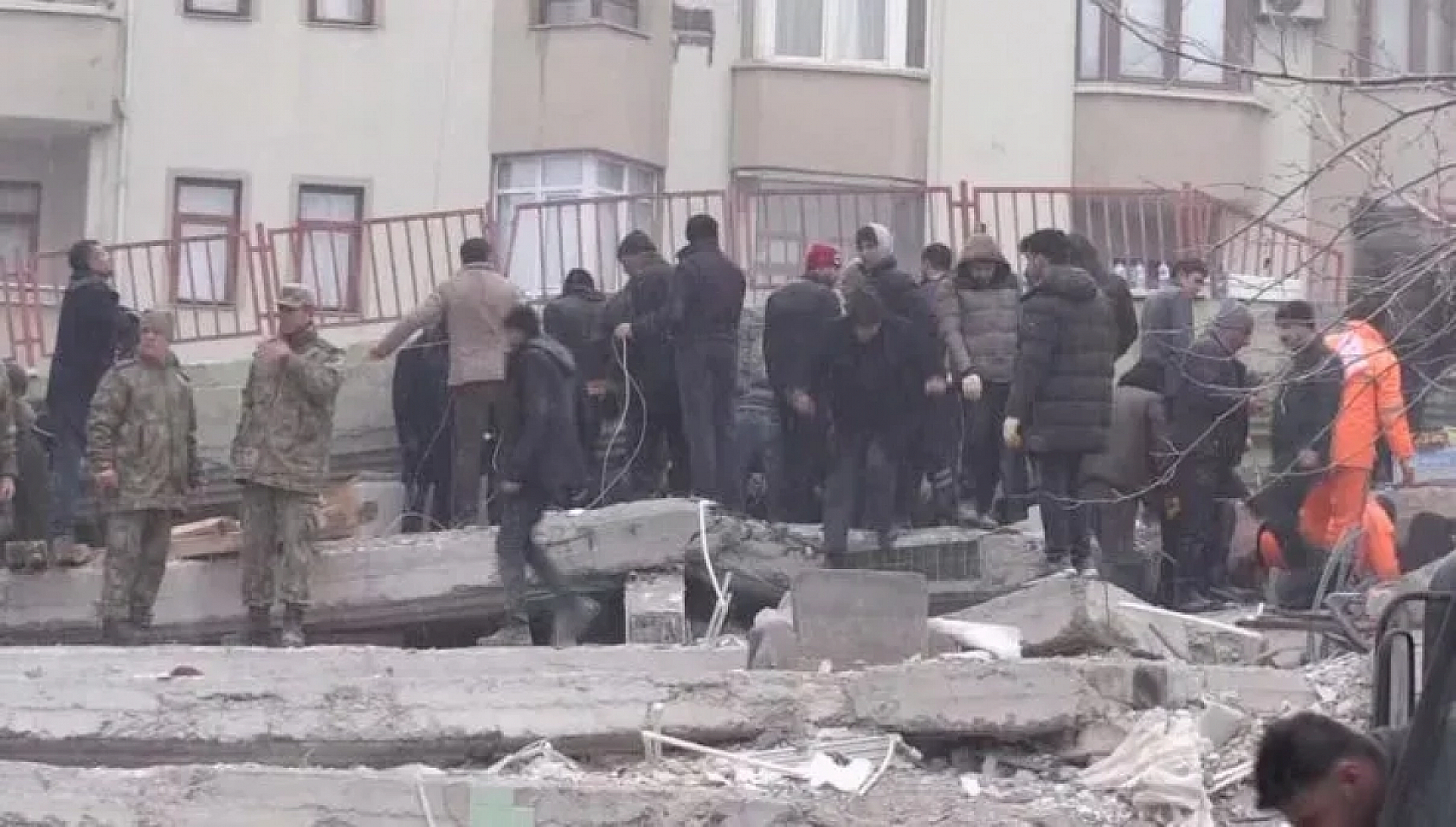 Hakimbey davası adalet sınavında: Önce hasarsız denildi, sonra ağır hasrlı çıktı! 6 Şubat depremlerinde yıkıldı...