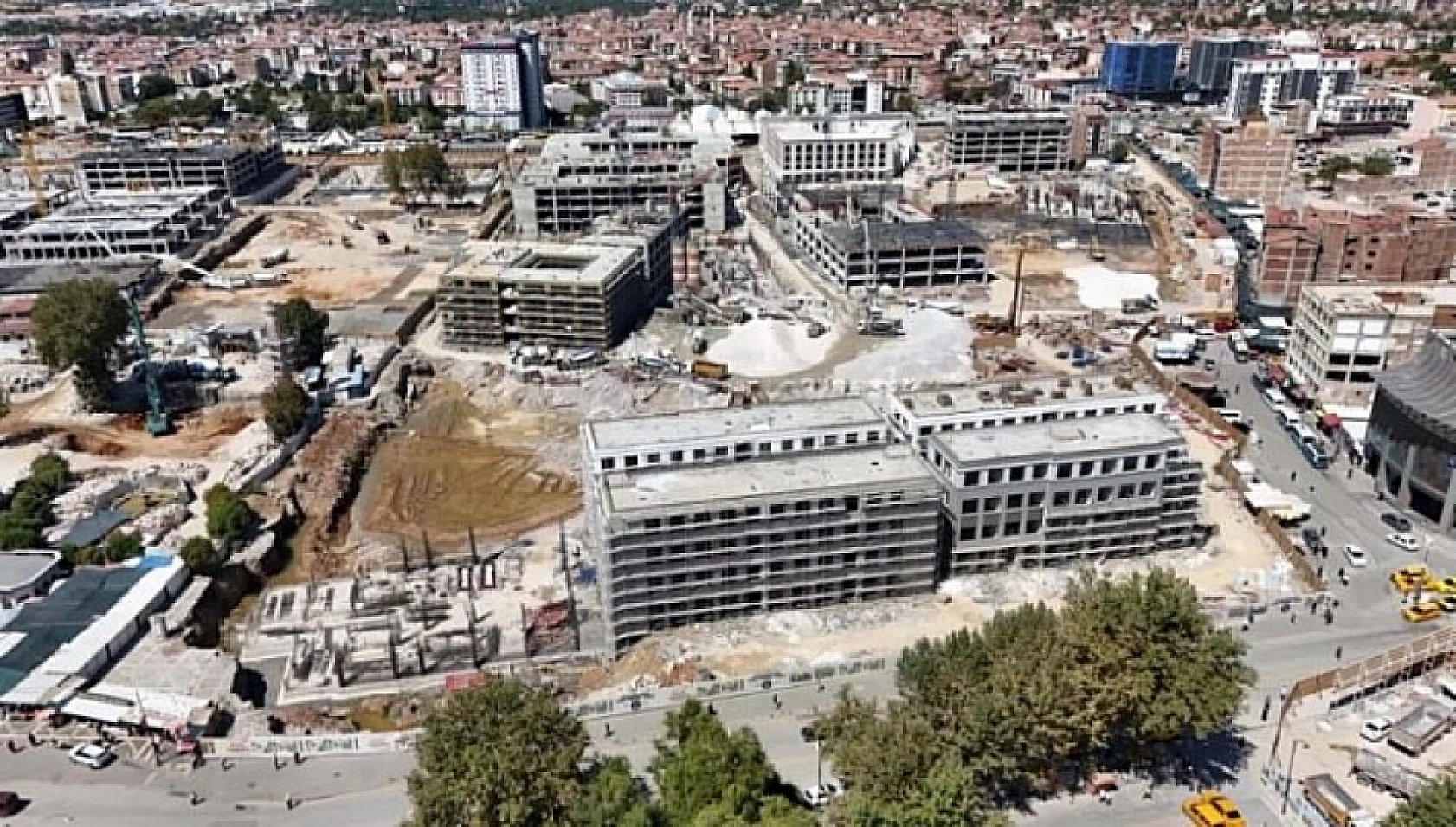 Çarşı Projesi'ni Sert Sözlerle Eleştirdi: '100 Yıllık Geleceği Iskalandı'