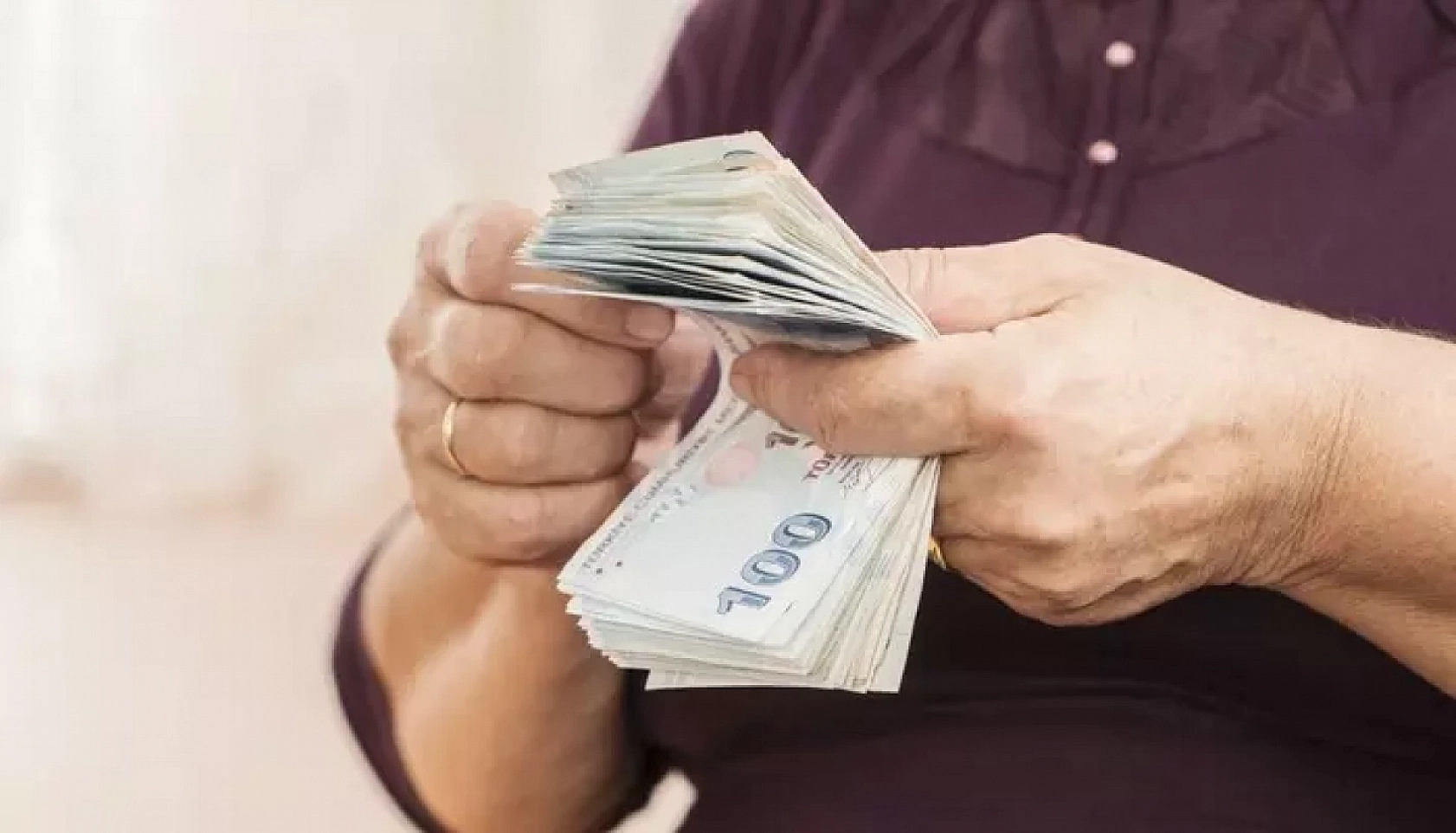 Ağbaba: 'Emekliyi ezdirmicez dediler! Dozer gibi üstünden geçtiler!'