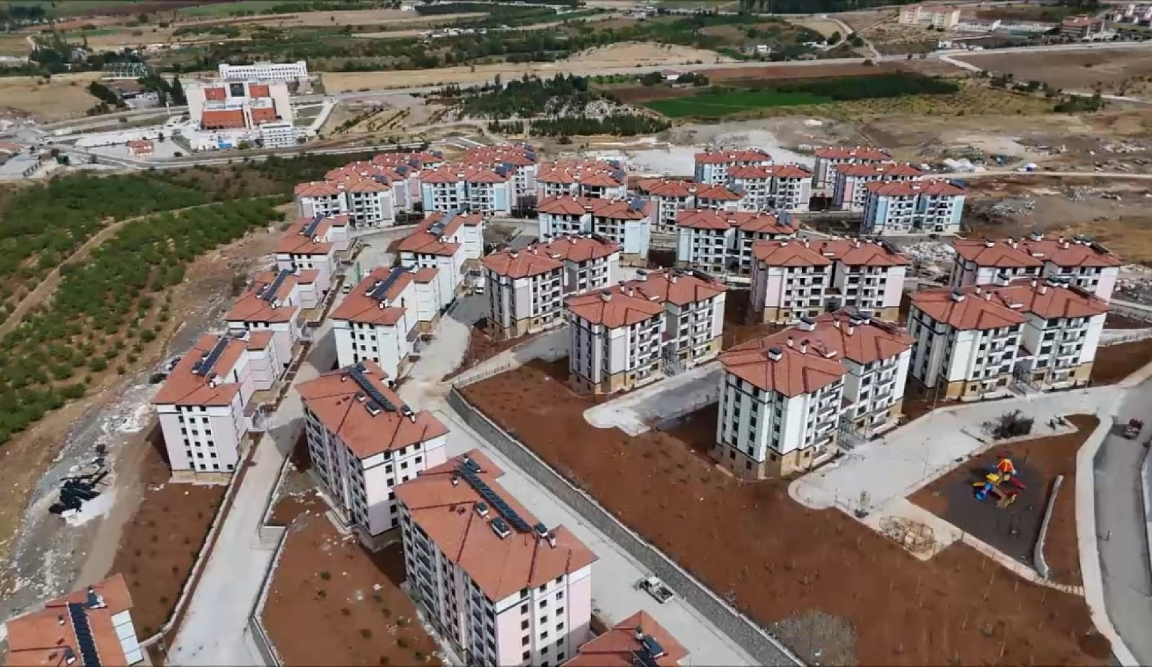 Malatya'da O İlçede Deprem Konutlarının Anahtarları Teslim Ediliyor...