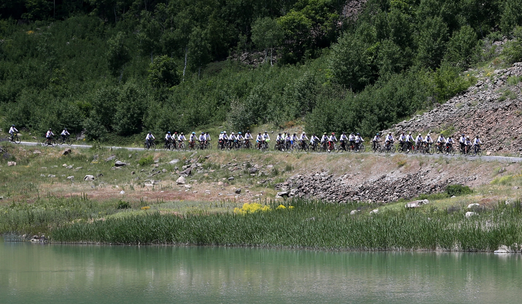 Nemrut'tan Nemrut'a Bisiklet Tutkunları Doğu'yu Pedalla Aşıyor!