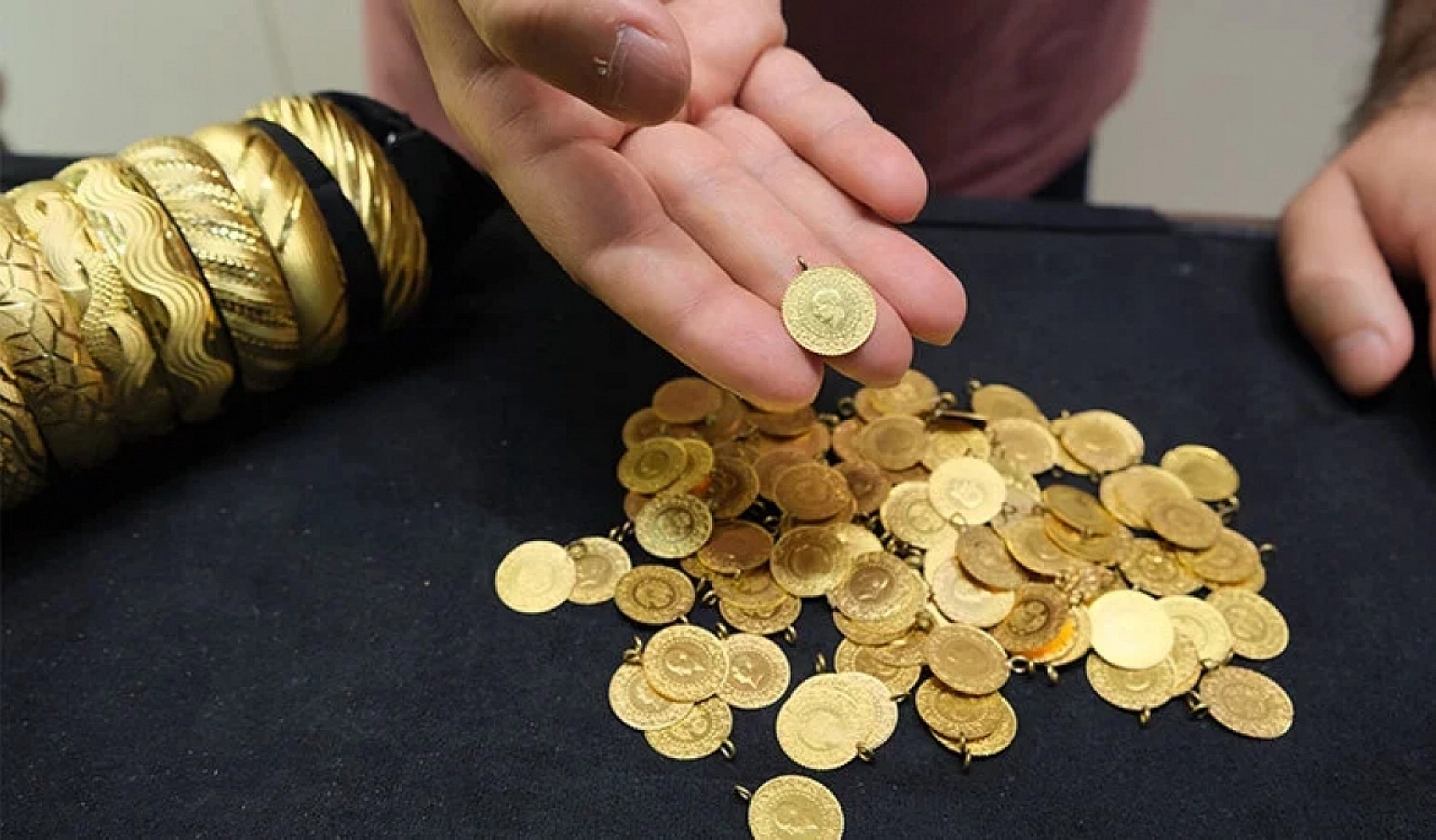 Altın Yatırımı Yapacaklara Önemli Uyarı! Malatyalı Kuyumcu Ne Öneriyor? Gram Altın Mı, Çeyrek Altın Mı Güvenli?