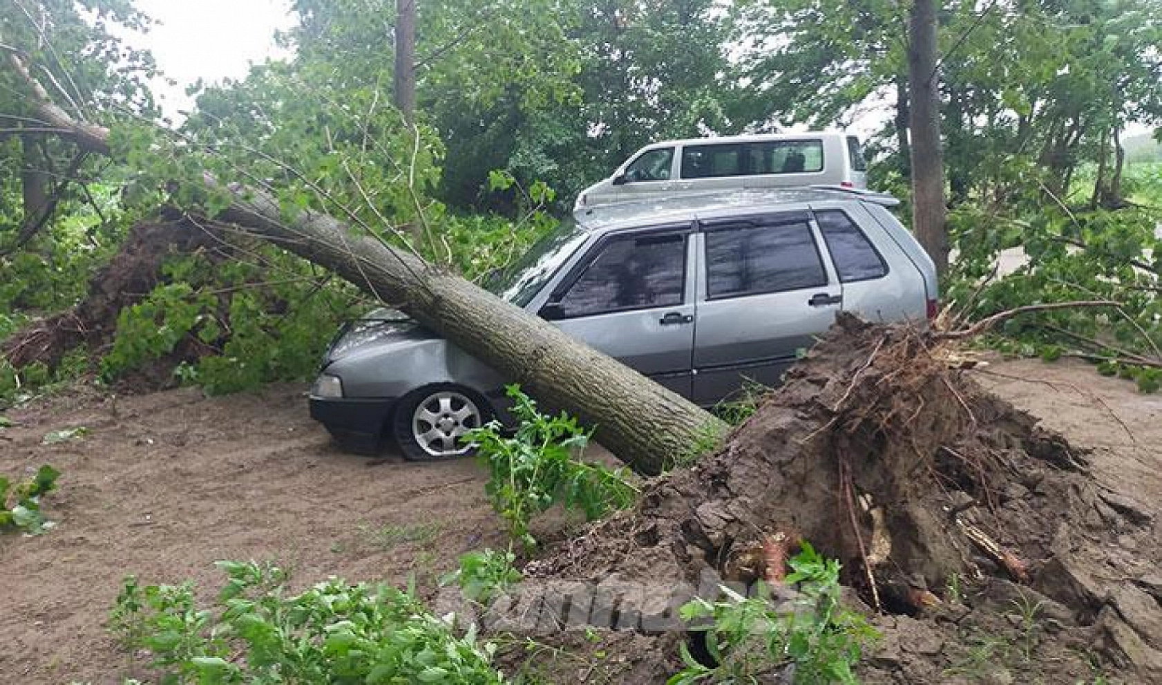 Meteoroloji uyardı! Fırtınaya Dikkat… Çatılar Uçabilir…!