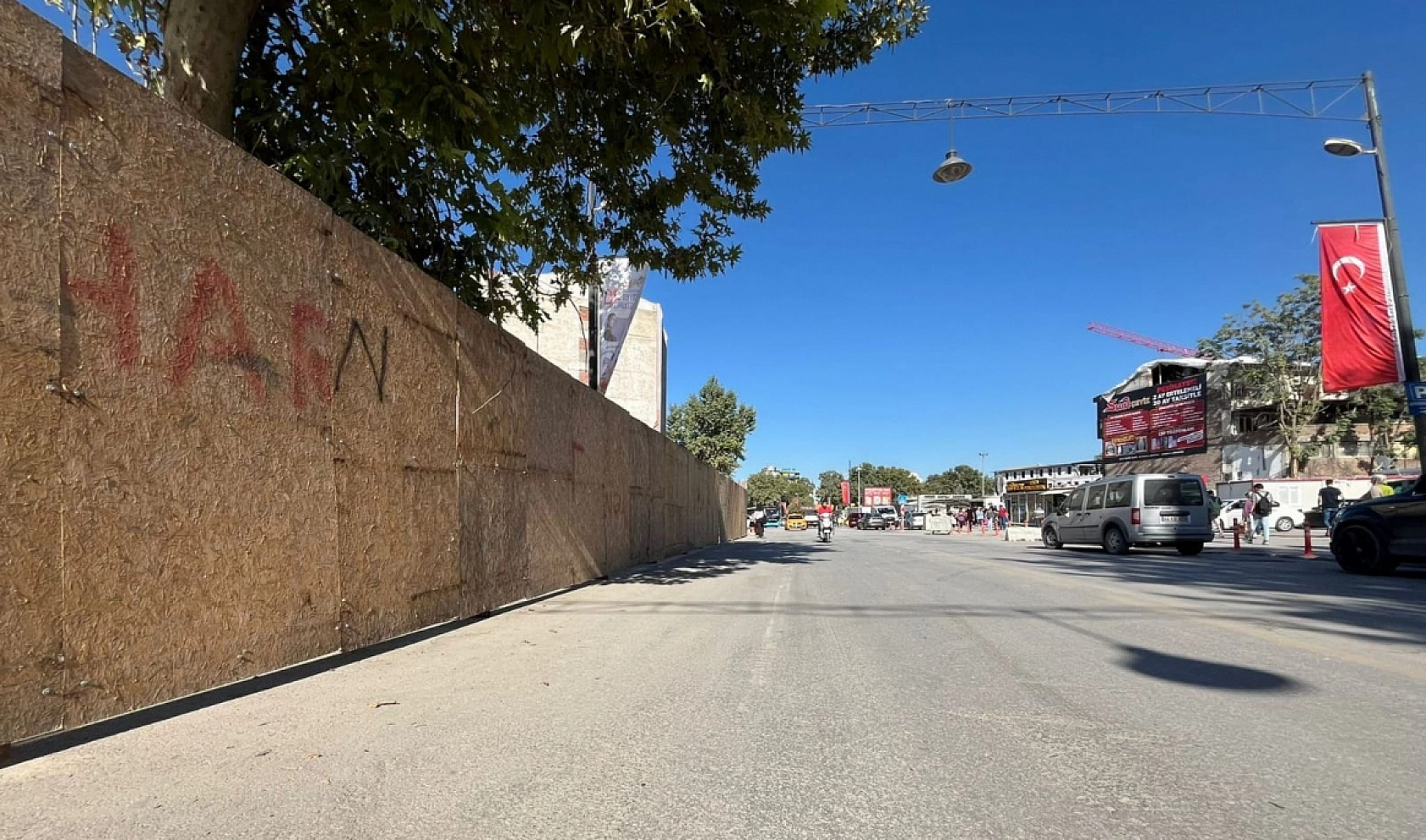 Keskin'den İnşaat Tepkisi: Vatandaşın Yolunu Kapatmayı Kim Düşündü?