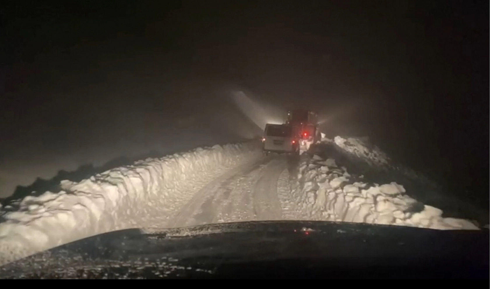 Malatya kar altında! 457 mahalle ile bağlantı kesildi!