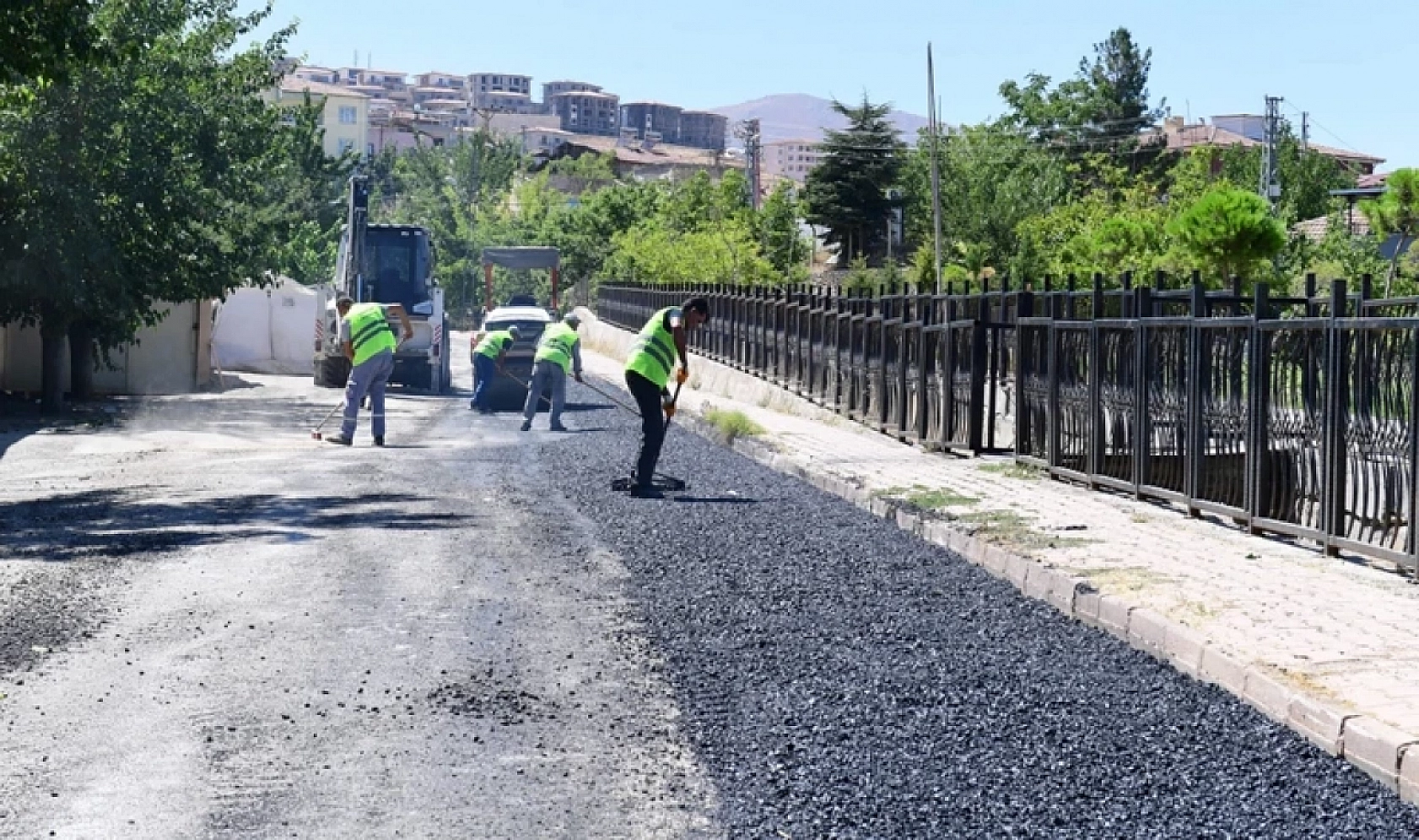 Ulaşım Yatırımında Hedef Aşıldı: Yeşilyurt'a 43 Bin Tonluk Hizmet