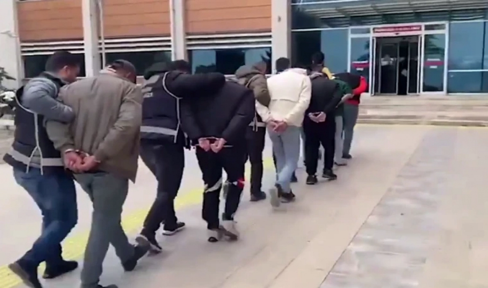 Malatya'da Operasyon İçin Düğmeye Basıldı: Sentetik Ecza ve Silah Ticareti Çökertildi