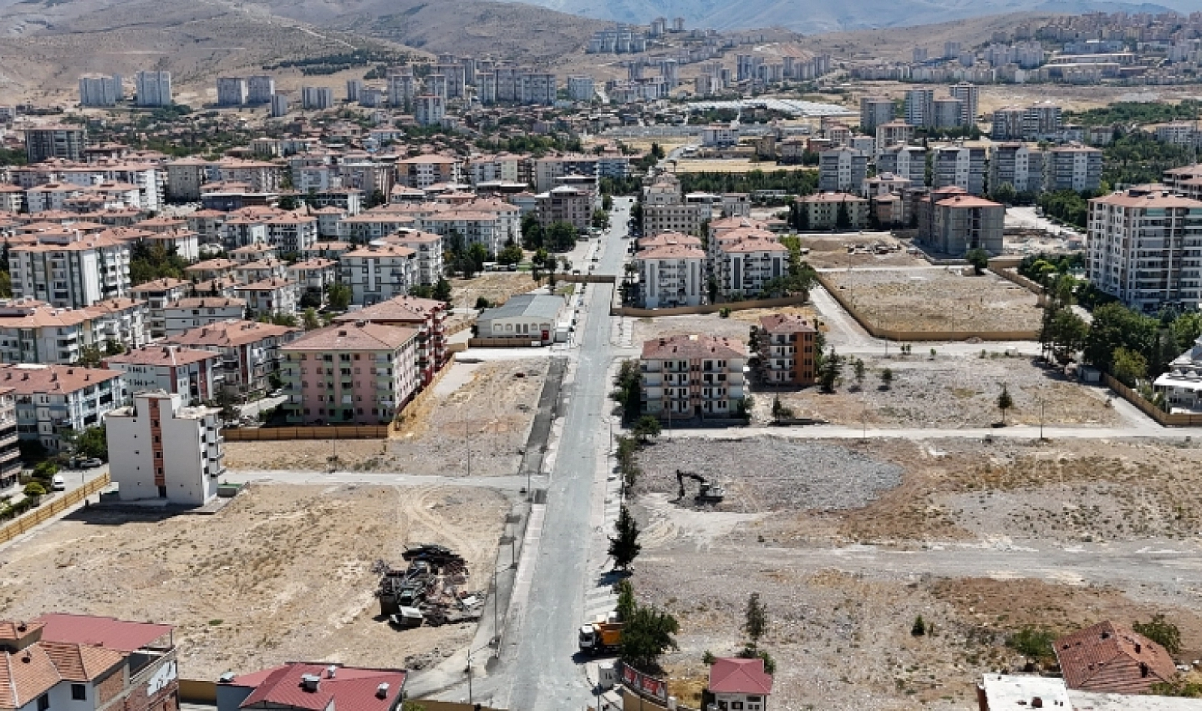 Bakanın sözü havada kaldı: Kurada konut çıkmadı…