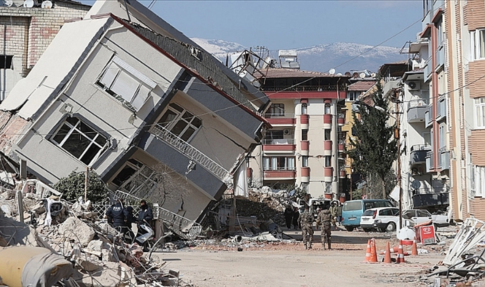 Elbistan'da Eşya Yardımı Yapıldı: Malatya'ya Yardım Yapılacak mı?