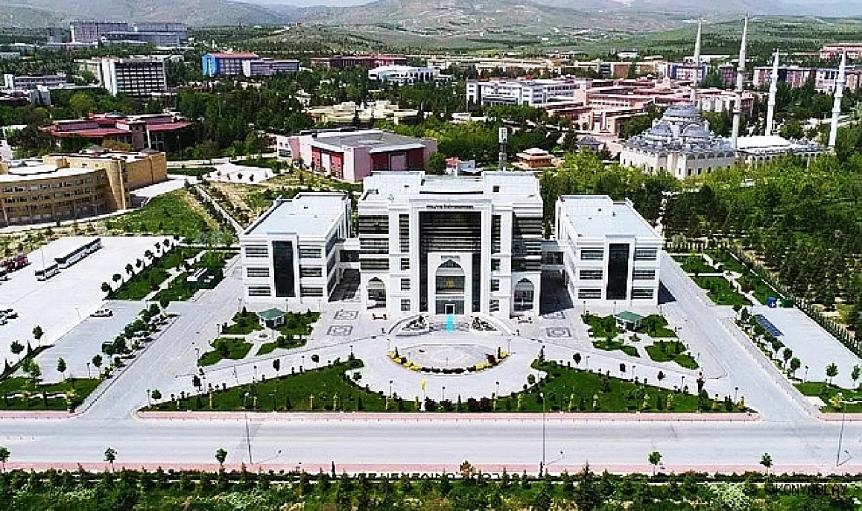 'Üç Sahte Üniversite Kurup Mağdurları Kandırdı: Şaşırtan Sahtekarlık...