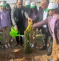 102. yılı için 102 fidan dikildi