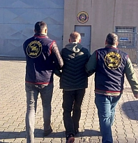 12 yıl cezayla aranan uyuşturucu tacirini jandarma yakaladı