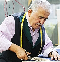 13 yaşında dükkan süpürerek başladı, 7 çocuğunu bu meslekle büyüttü