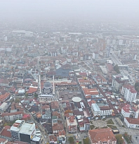 200 metreden şehir sis içinde kayboldu