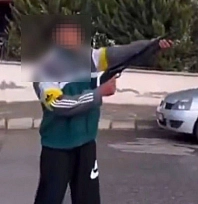 3 şahıs pompalı tüfekle rastgele ateş açtı