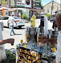 32 yıldır yaz ayları geçim kaynağı oluyor