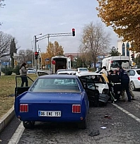 4 araçlı zincirleme kaza: 1 yaralı