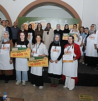 40 farklı lezzet yarıştı, jüri seçerken zorlandı: Malatya'da kayısı tatlılarının en iyileri belli oldu!