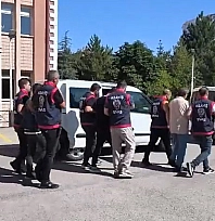 6 il gezdi: milyonlarca lira dolandırdı!