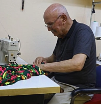 65 yıllık ustanın sitemi: Kıyafet diken meslekten tadilat yapan sektöre
