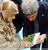 88 Yaşında Okuma Yazma Öğrendi! Malatya'da Azmin Yaşı Olmadığını Kanıtladı